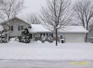 1949 E Highview Dr, Sauk Rapids, MN 56379