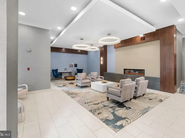 4515 Willard Ave APT 2212S, Chevy Chase, MD 20815