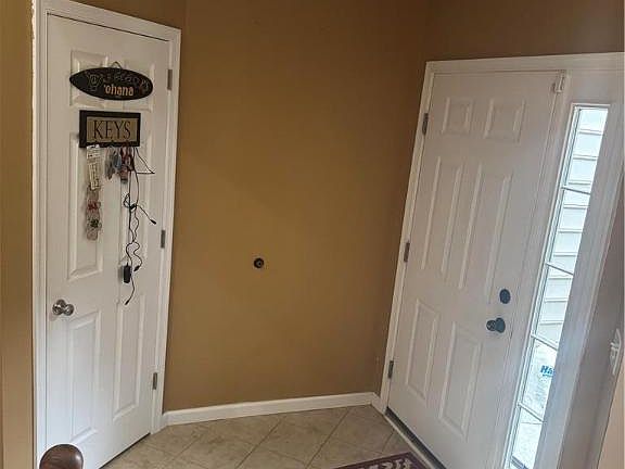 3rd image of 835 Spring White Dr
