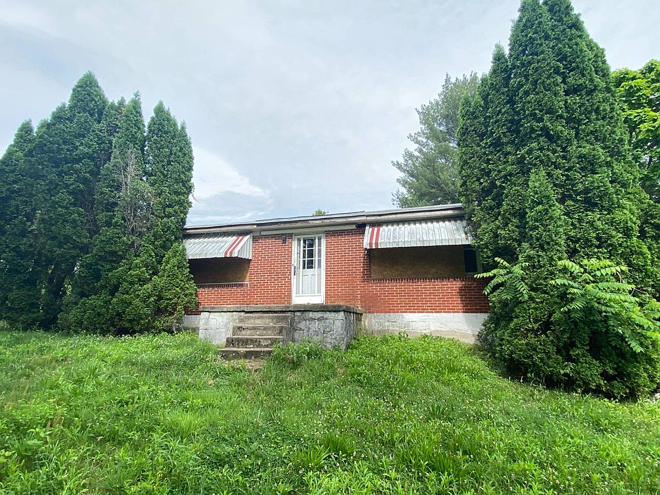 2nd image of 152 Cobb St