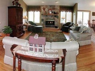 10068 Fox Run Rd, Woodbury, MN 55129