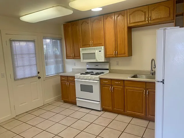 1636 Ramona Ave — Photo 3