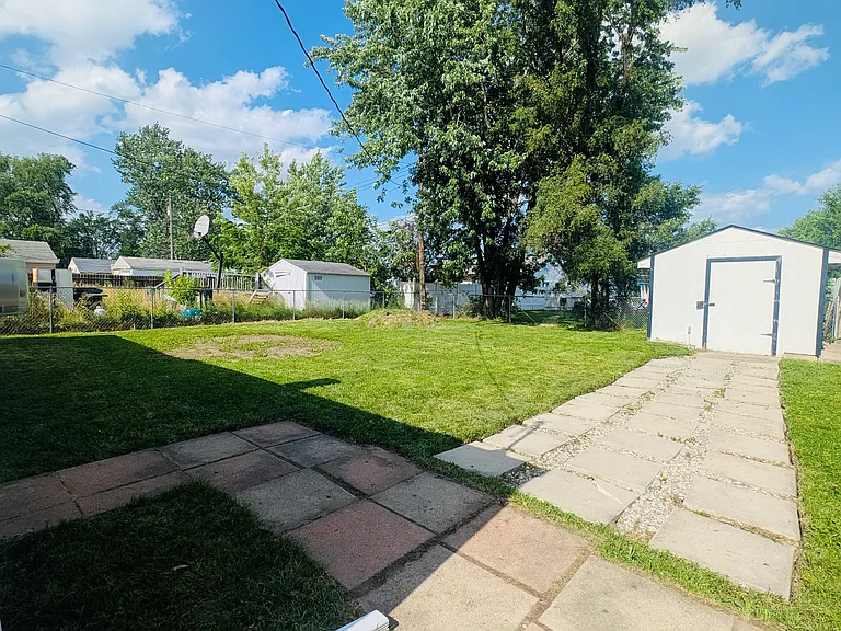 26234 Woodmont St — Photo 20