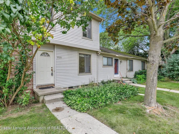 2120 Blue Lac Dr, Haslett, MI 48840