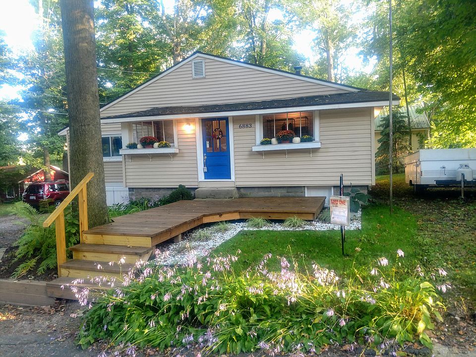 1st image of 6883 Wildwood Dr