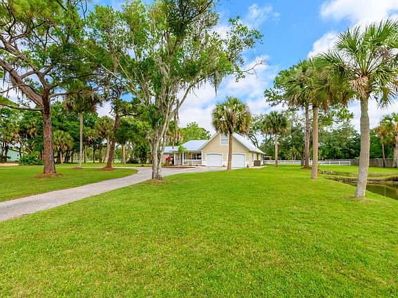 3rd image of 3940 Lakebreeze Blvd