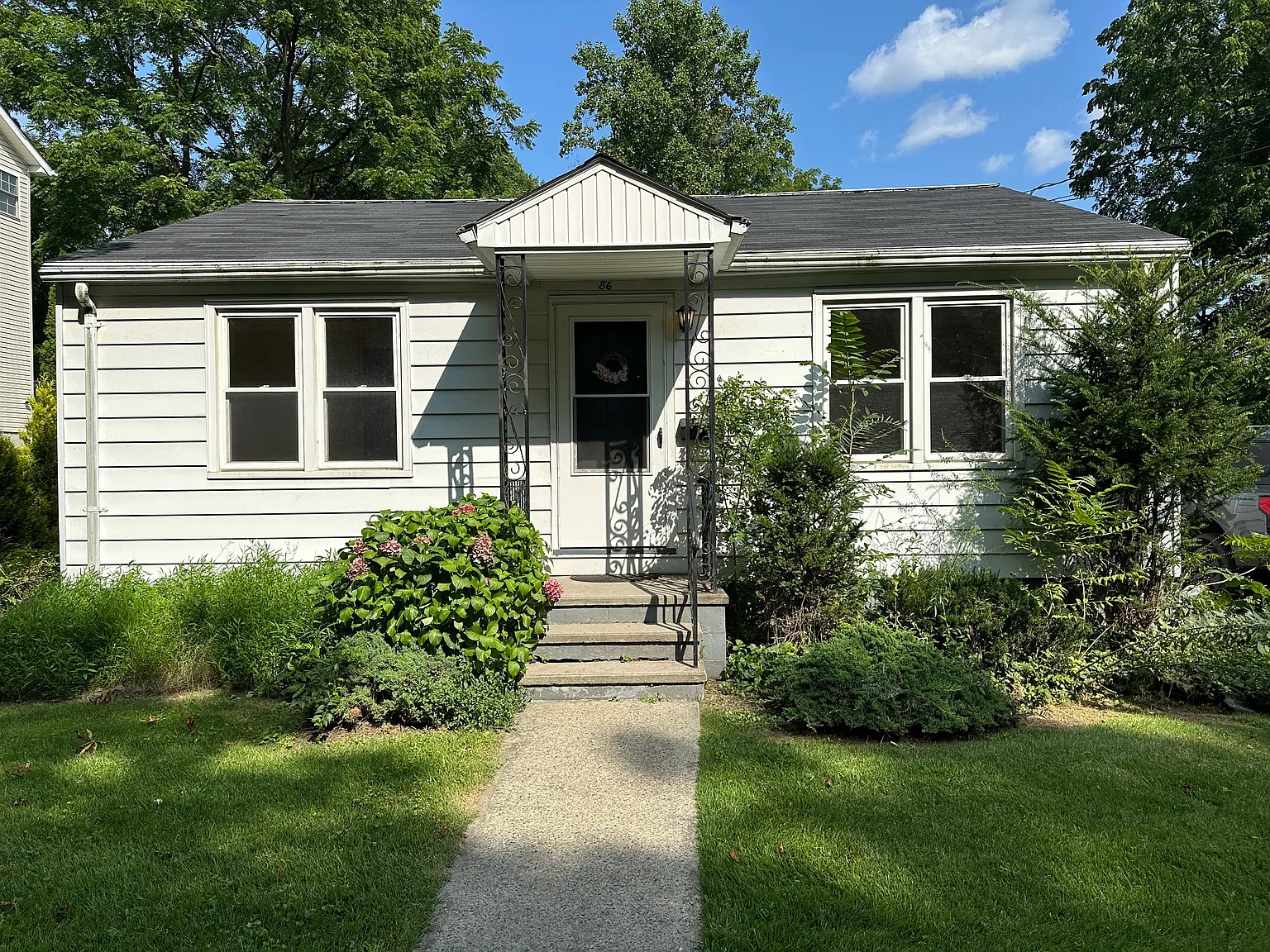 2 bed, 735 sqft, $2,700 — Photo 1