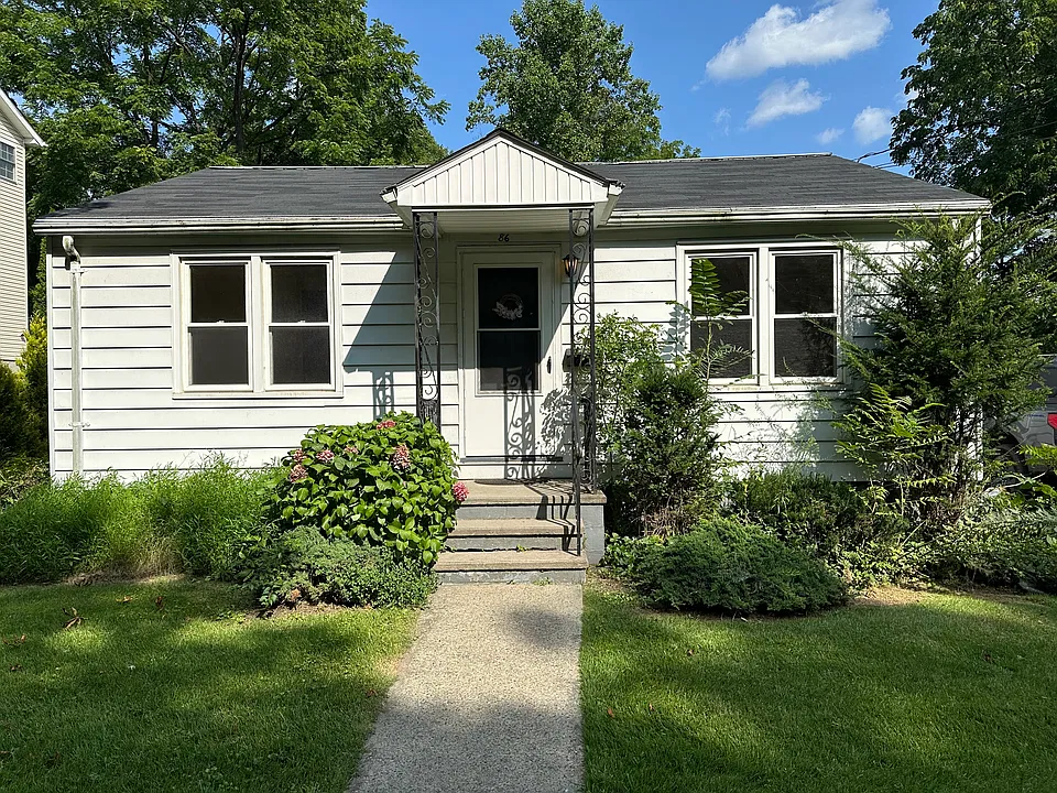 86 Hooker St