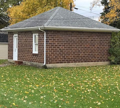 Additional 2-car garage/shop