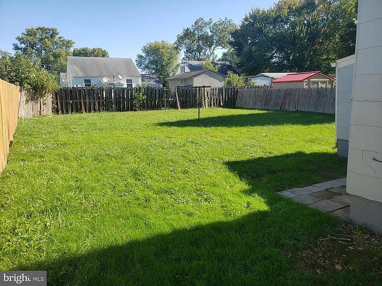171 W Deen Ave — Photo 3