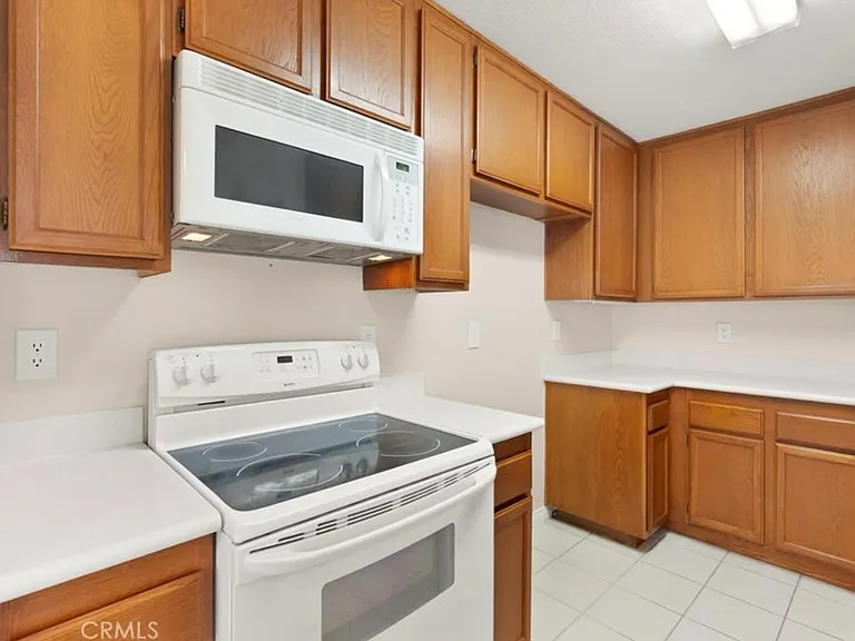18312 Parkview Ln #202 — Photo 10