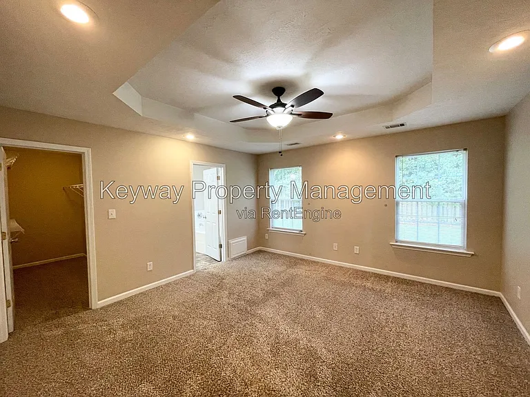 749 Michelle Ct — Photo 6