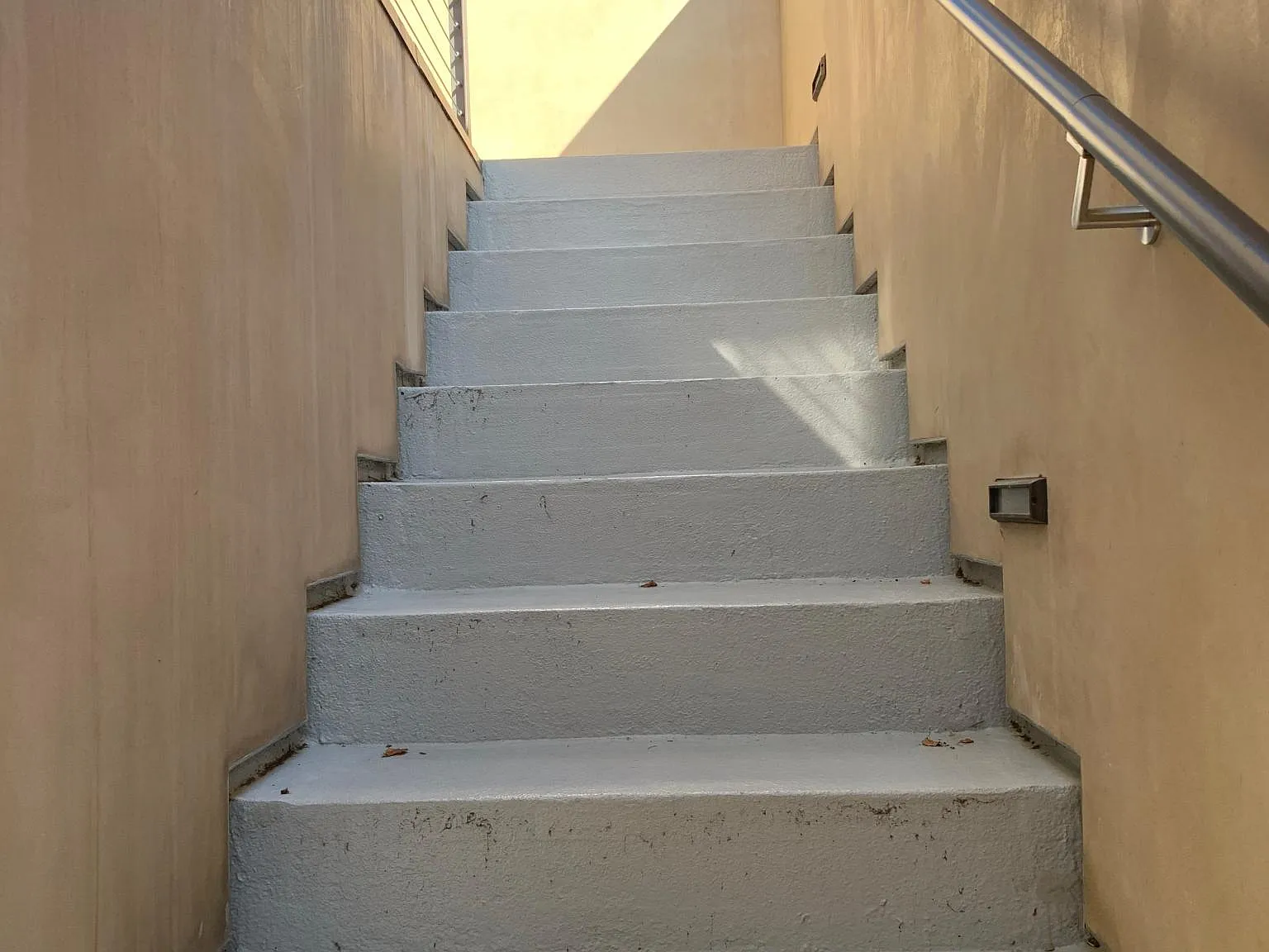 Studio, 275 sqft, $2,100 — Photo 3