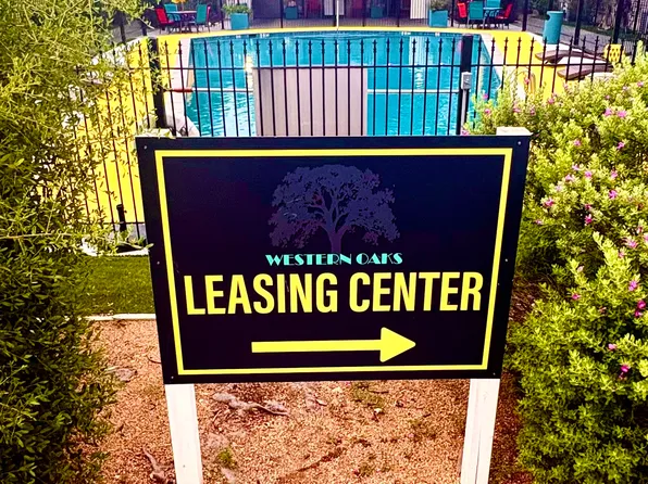 Western Oaks Apartments