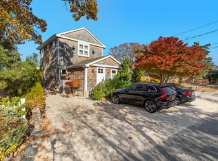 17 Oakhurst Rd, Hampton bays, NY 11946