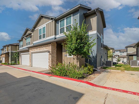 2nd image of 1015 Vista View Dr #1601