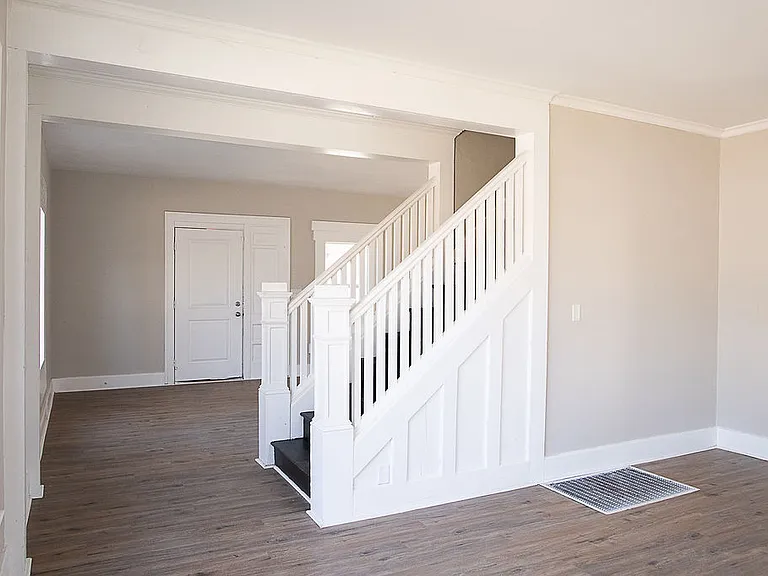 2141 Philadelphia Dr — Photo 10