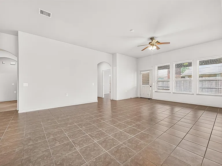 24302 Bella Florence Dr — Photo 15