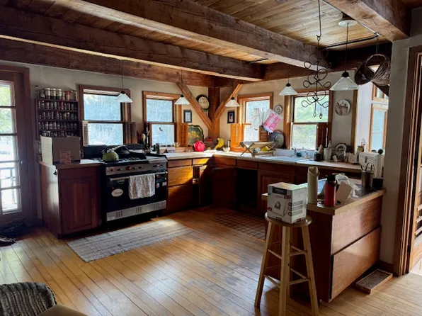 887 Lewis Creek Rd, Hinesburg, VT 05461
