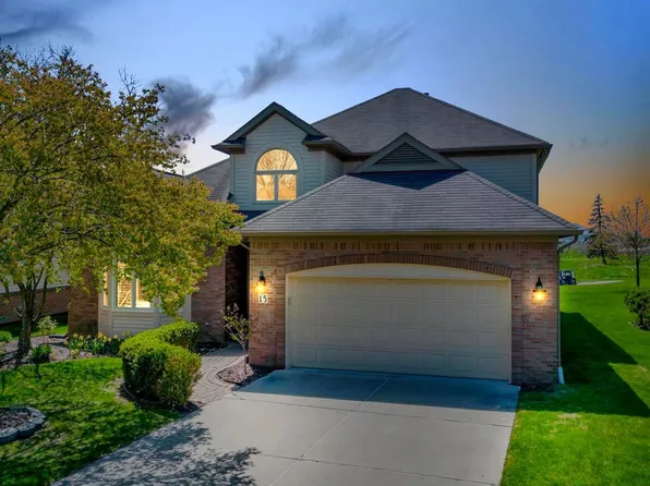 15 Turnberry Ln, Dearborn, MI 48120