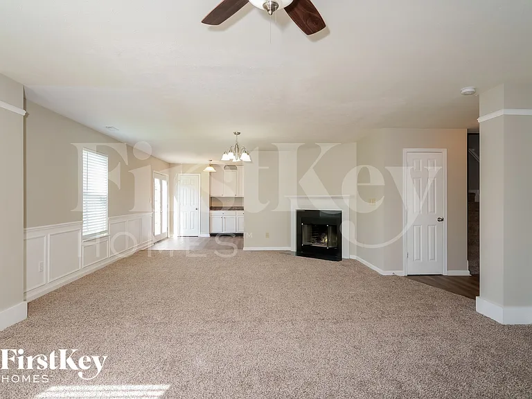 2217 Hampton Dr — Photo 8