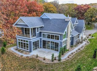 294 Cove Rd, Hudson, WI 54016