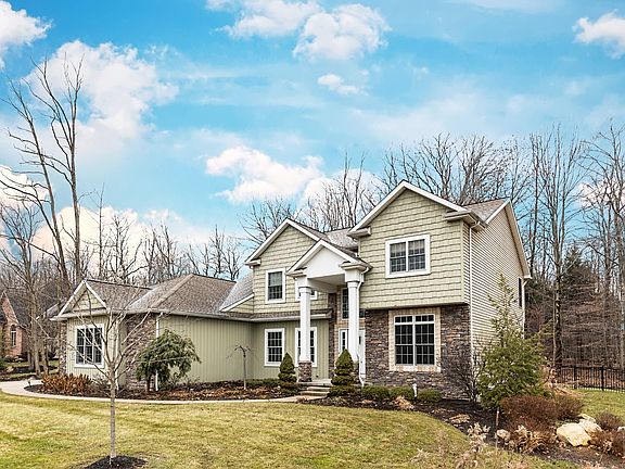 3rd image of 3820 Hidden Springs Dr