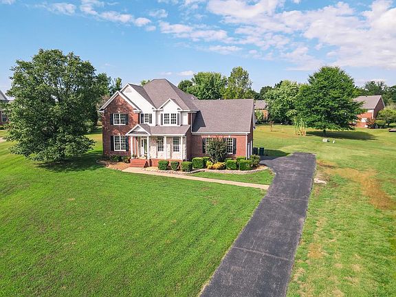3rd image of 563 Banbury Dr
