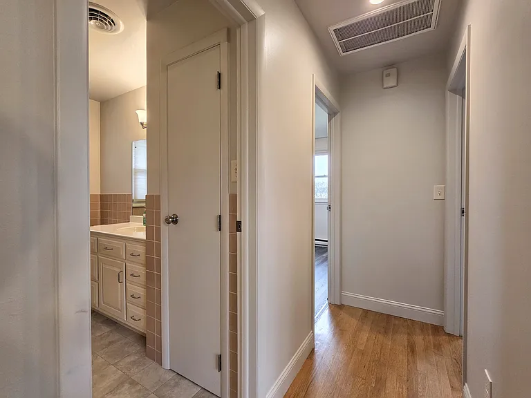 2 Colonial Ave — Photo 10