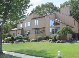 147 New Brook Ln, Springfield, NJ 07081