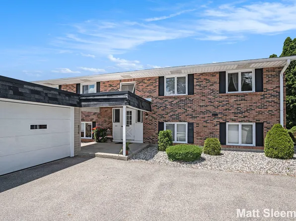 230 S State St APT 83, Zeeland, MI 49464
