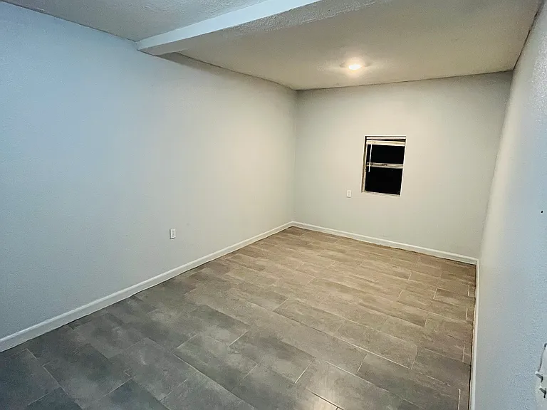 920 E Seneca Ave #B — Photo 10