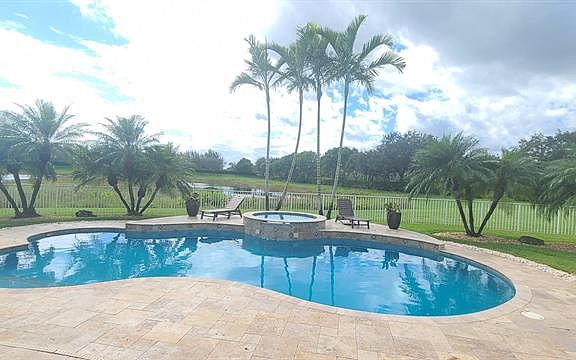 4th image of 4654 Windward Cove Ln
