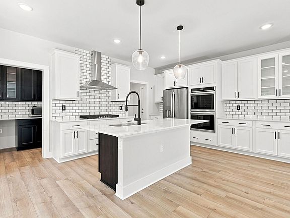 2nd image of 286 Duncan Creek Rd