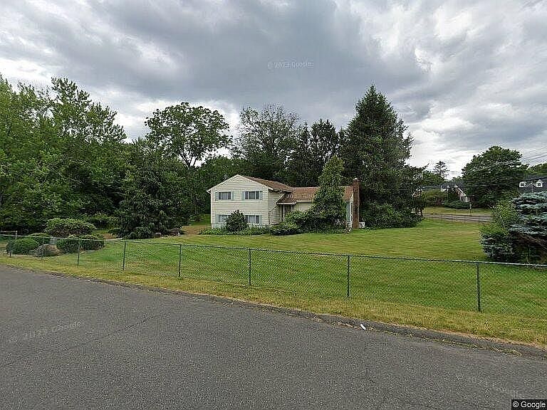 1st image of 75 Green Valley Dr