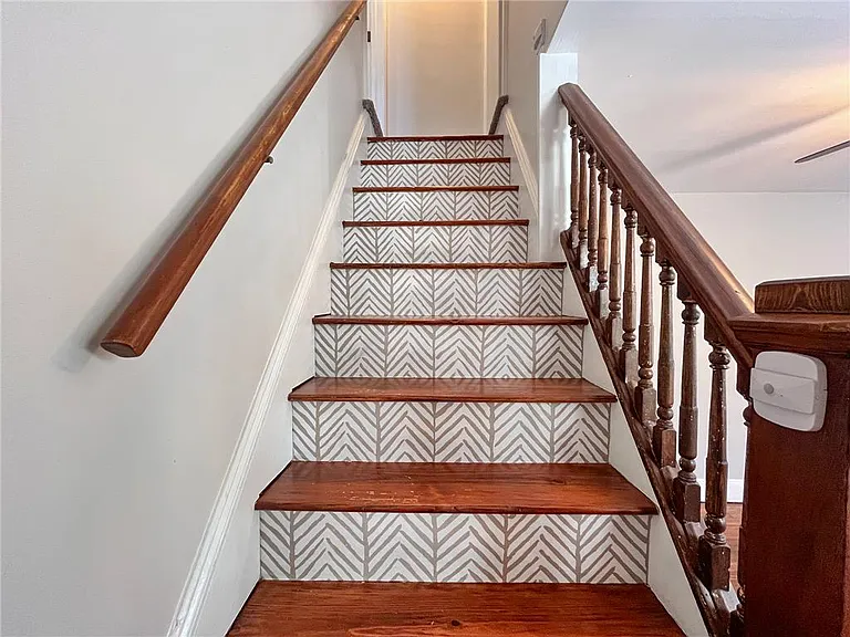 708 Pardee St — Photo 10