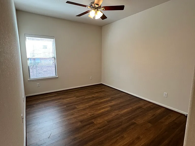 25411 Lisburn Dr — Photo 28