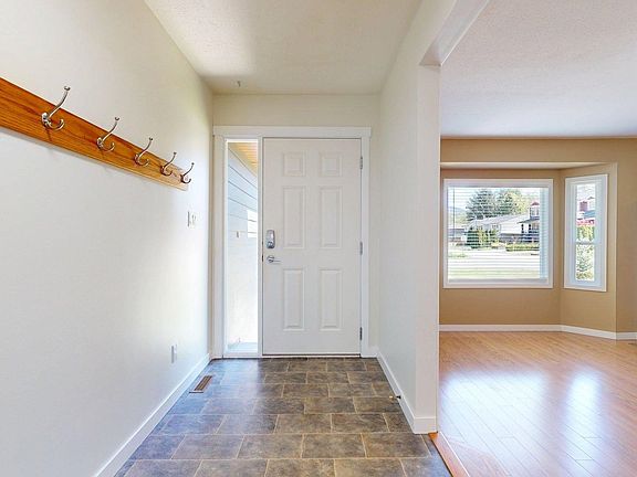 3rd image of 41613 Cottonwood Rd
