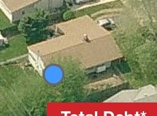 66 Elderberry Dr, Levittown, PA 19054