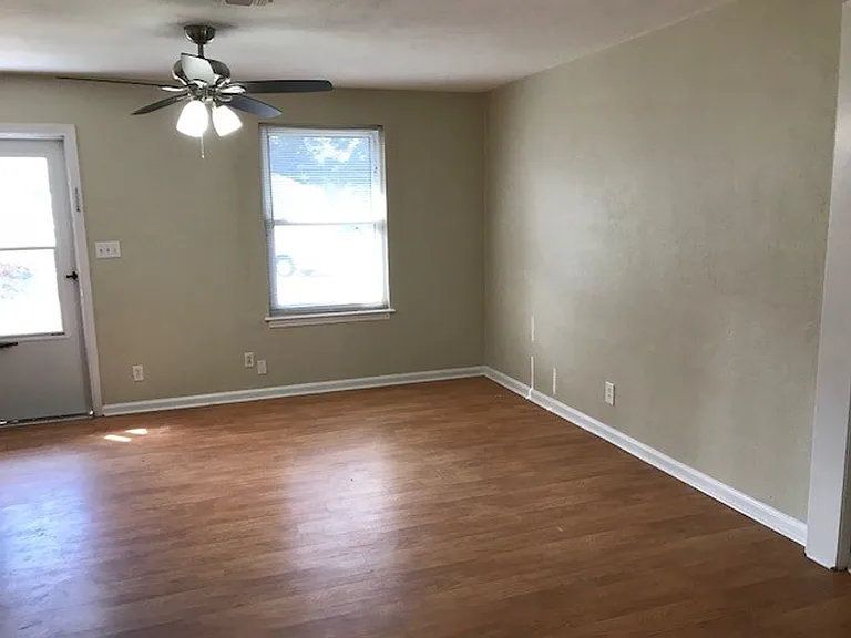 16 Mandalay Dr — Photo 7