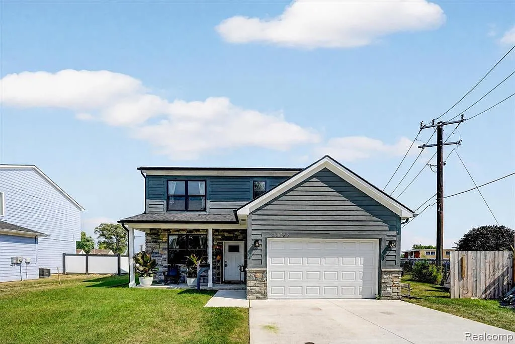 3 bed, 2.5 bath, 1400 sqft, $2,600 — Photo 4