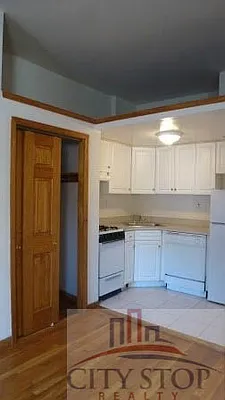 Rented by City Stop Realty | media 8