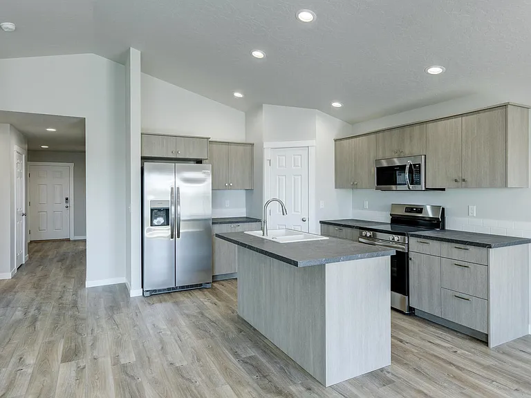 2395 W Opalite Dr — Photo 3