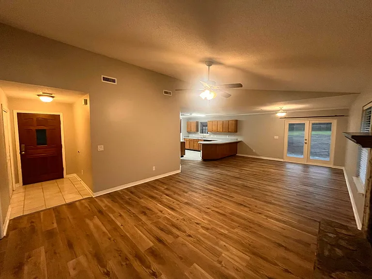 310 Fairwood Dr — Photo 8