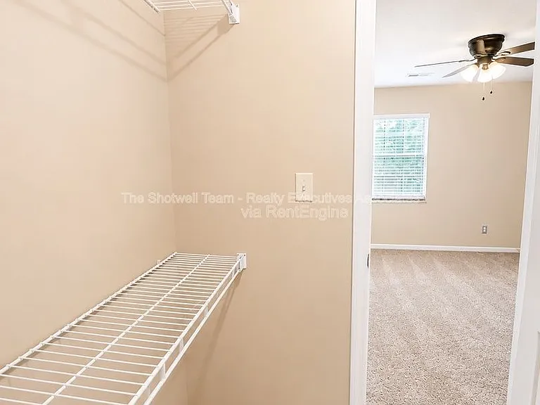 437 S Gallaher View Rd #7 — Photo 8