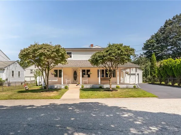 65 Seamans St, Woonsocket, RI 02895