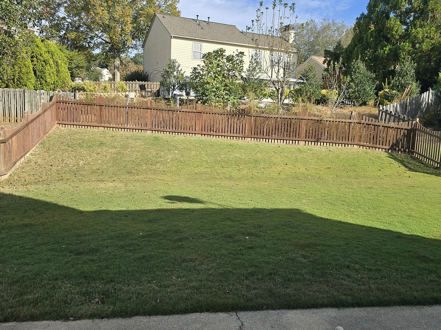 3 bed, 2.5 bath, 1916 sqft, $2,300 — Photo 2