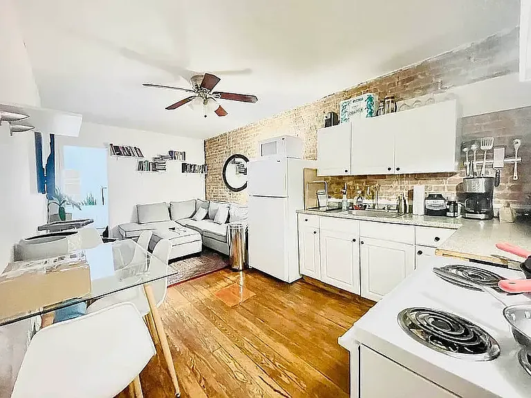 158 5th Ave #4R — Photo 2