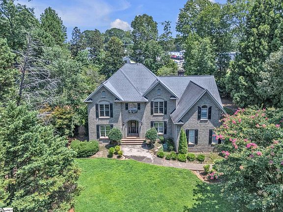 2nd image of 336 Rochford Dr