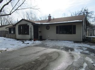 7366 Primrose Dr, Mentor On The Lake, OH 44060